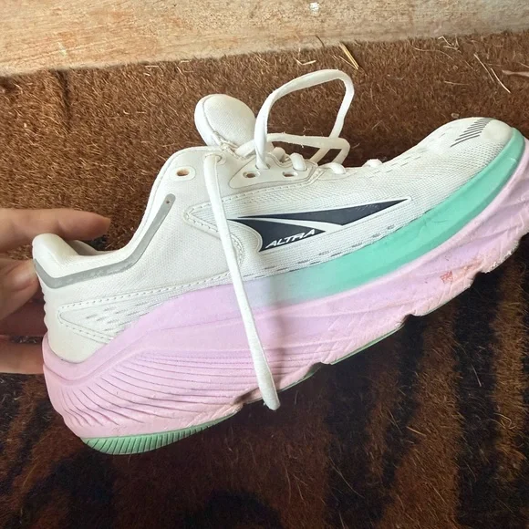 Altra Olympus Pink Mint Platform Running Sneaker - Picture 2 of 5